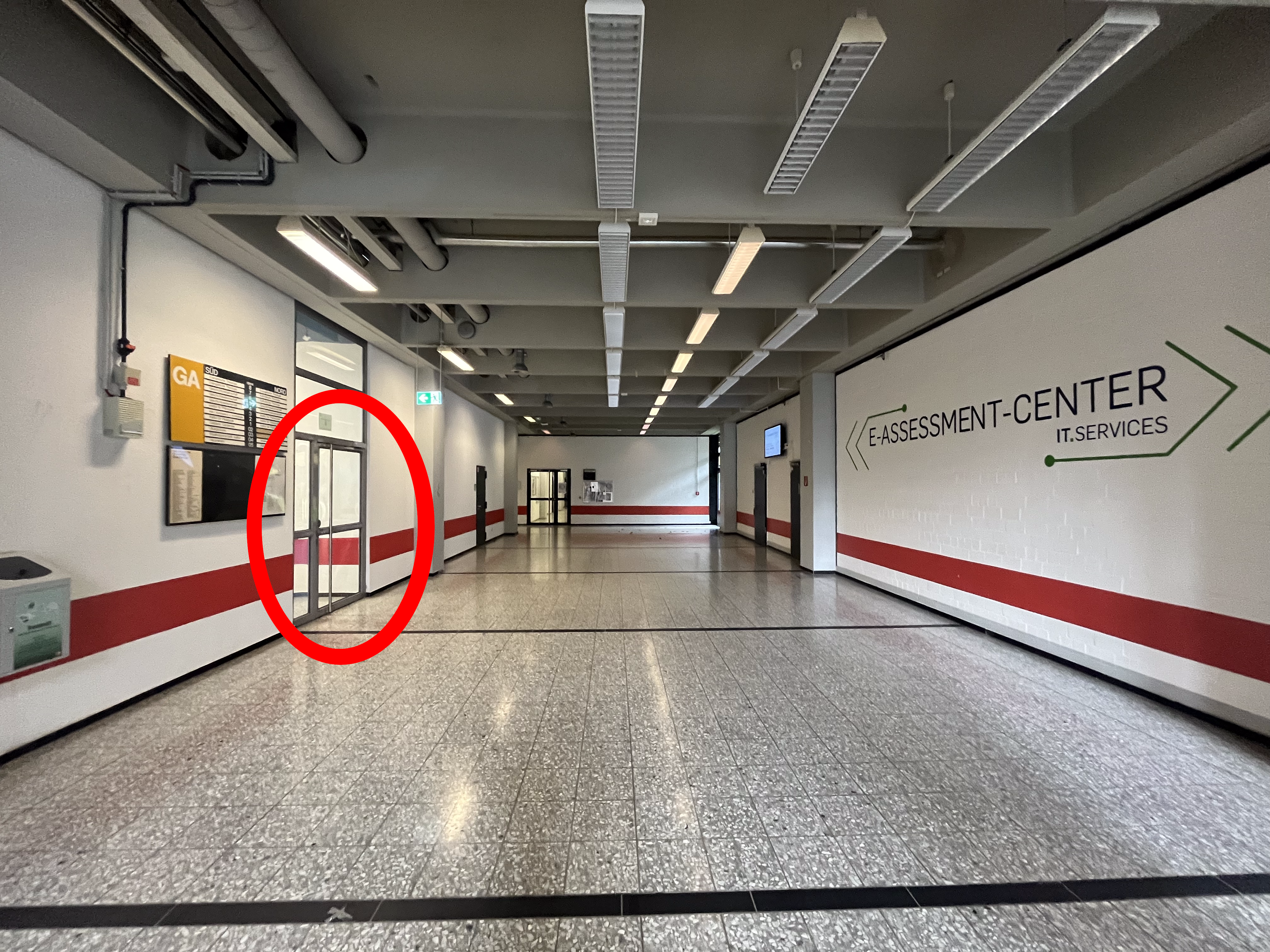 E-Acessment Flur mit Tür