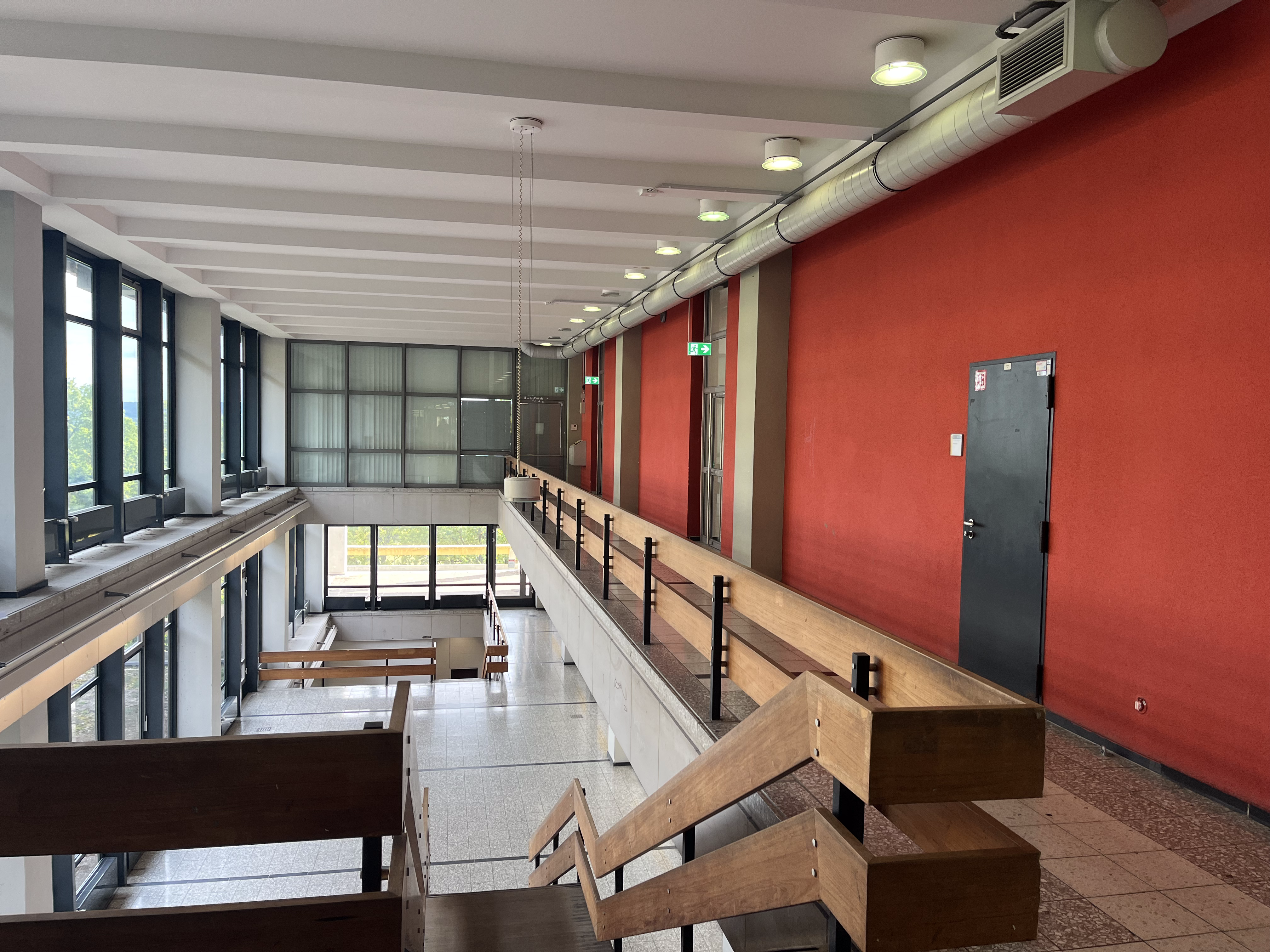 Treppen zum Hinabgehen