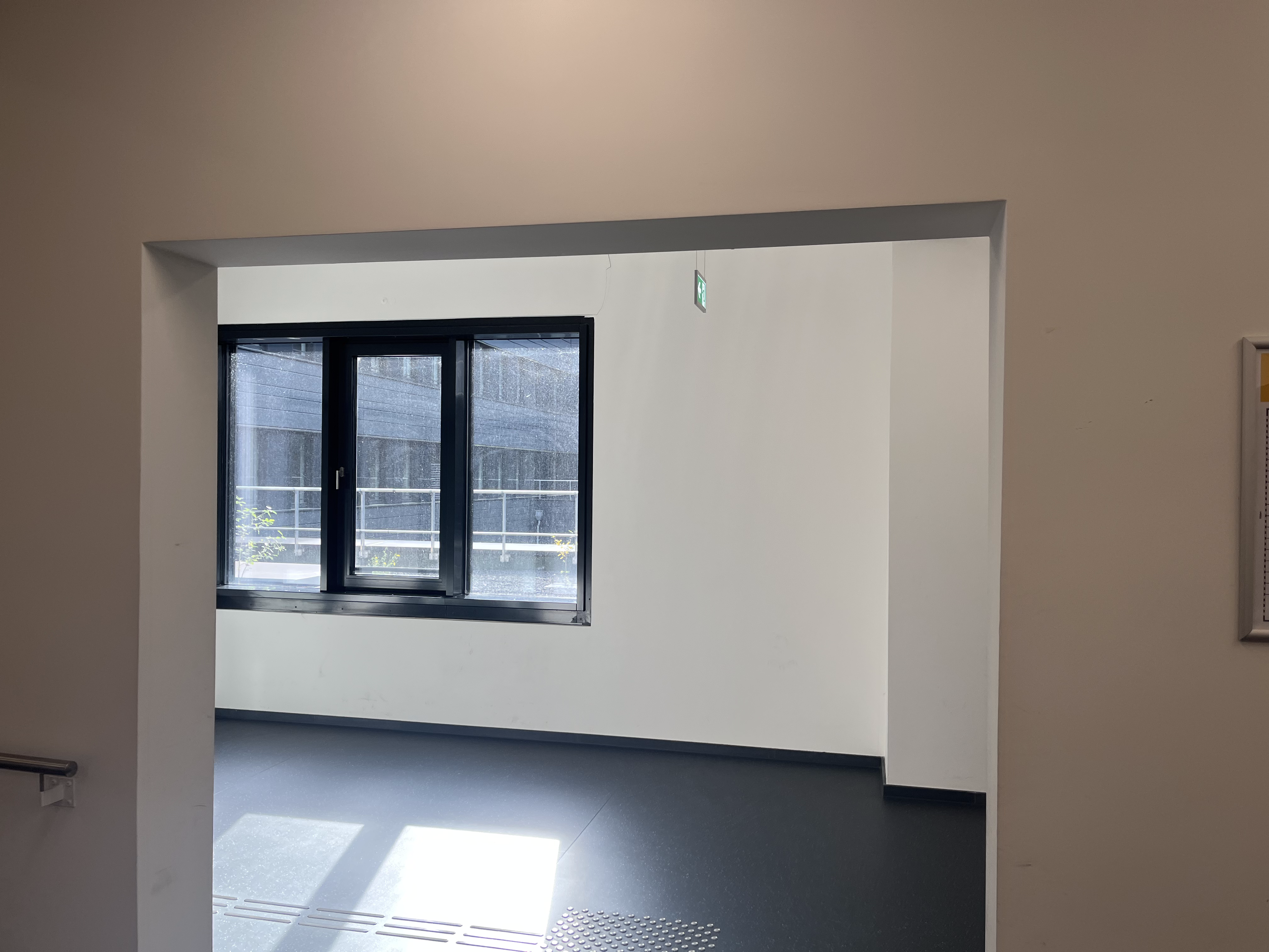 Fenster aus einem Flur